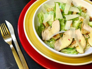Imagem ilustrativa da receita SALADA CAESAR DE FRANGO