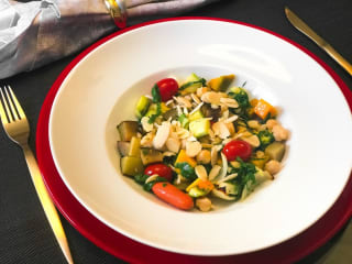 Imagem ilustrativa da receita SALADA DE LEGUMES ASSADOS E GRÃO-DE-BICO