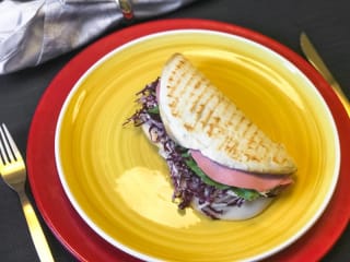 Imagem ilustrativa da receita PIADINA COM MORTADELA E RÚCULA