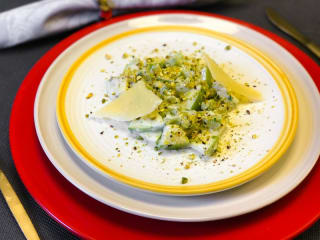 Imagem ilustrativa da receita SALADINHA DE MAÇÃ, SALSÃO E PISTACHE