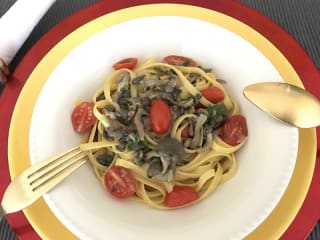 Imagem ilustrativa da receita LINGUINE DE MILHO COM SHIMEJI E TOMATE CEREJA