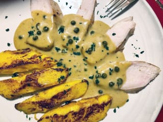 Imagem ilustrativa da receita PEITO DE FRANGO COM PIMENTA VERDE E MANGA GRELHADA
