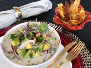 Imagem ilustrativa da receita CEVICHE DE ABACATE COM  “LECHE DE TIGRE” VEGETARIANO