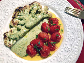 Imagem ilustrativa da receita STEAK DE COUVE-FLOR AO MOLHO CREMOSO DE COENTRO