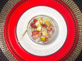 Imagem ilustrativa da receita SALADA DE FRUTAS COM FALSO IOGURTE DE COCO