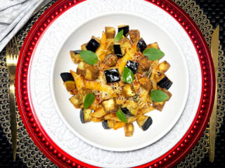 Imagem ilustrativa da receita PENNE ALLA NORMA VEGANO CROCANTE