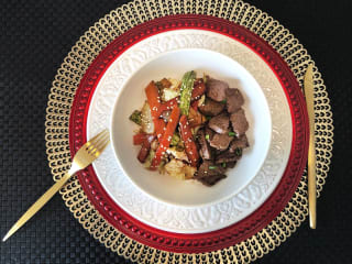 Imagem ilustrativa da receita TEPPAN DE LEGUMES SALTEADOS COM MINI BIFES DE FILÉ