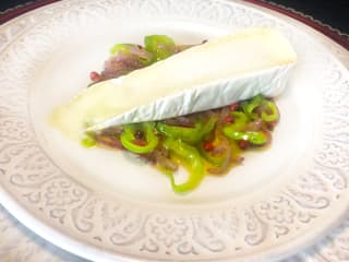 Imagem ilustrativa da receita QUEIJO ASSADO COM LEGUMES SALTEADOS