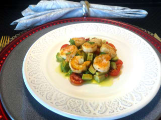 Imagem ilustrativa da receita CAMARÃO COM AVOCADO E TOMATINHOS