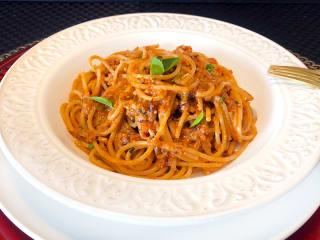 Imagem ilustrativa da receita SPAGHETTI AO PESTO DE TOMATE SECO E AZEITONAS