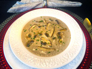 Imagem ilustrativa da receita SOPA CREMOSA DE MIX DE COGUMELOS