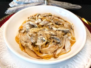 Imagem ilustrativa da receita SPAGHETTI AO MOLHO CREMOSO VEGANO DE COGUMELOS