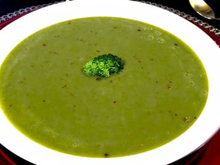 Imagem ilustrativa da receita SOPA DE BRÓCOLIS COM PIMENTA ROSA