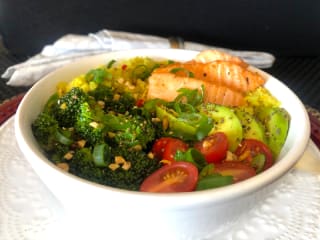 Imagem ilustrativa da receita CUMBUCA DE SALMÃO E ARROZ DE COUVE-FLOR