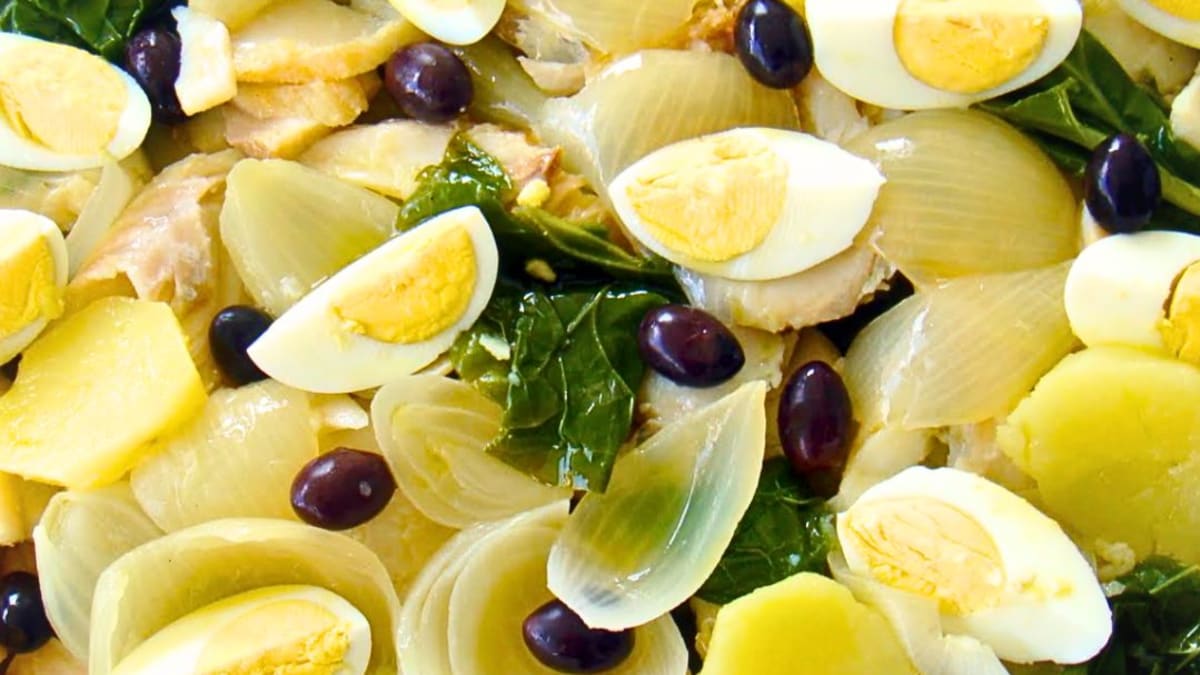 Imagem ilustrativa da receita BACALHAU COM COUVE TRONCHUDA À PORTUGUESA