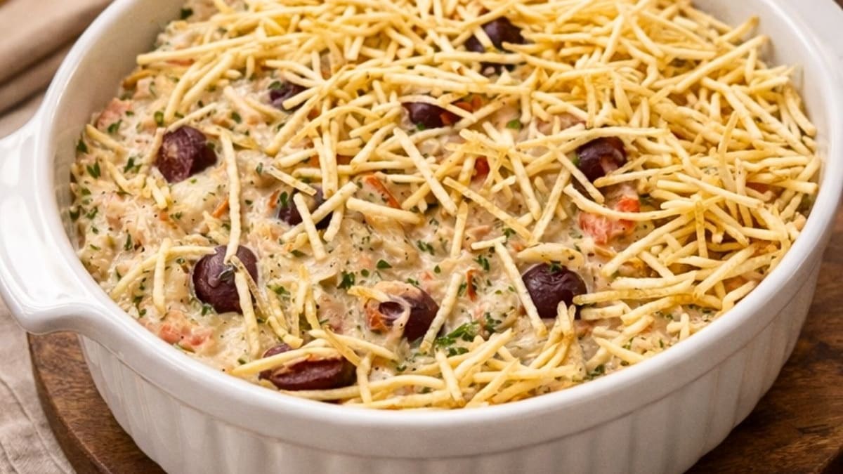 Imagem ilustrativa da receita BACALHAU CREMOSO AO FORNO COM BATATA PALHA