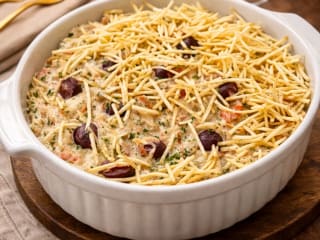 Imagem ilustrativa da receita BACALHAU CREMOSO AO FORNO COM BATATA PALHA