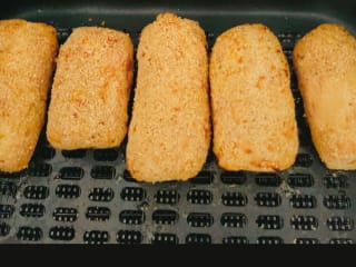 Imagem ilustrativa da receita BANANA À MILANESA SEM TRIGO NA AIRFRYER