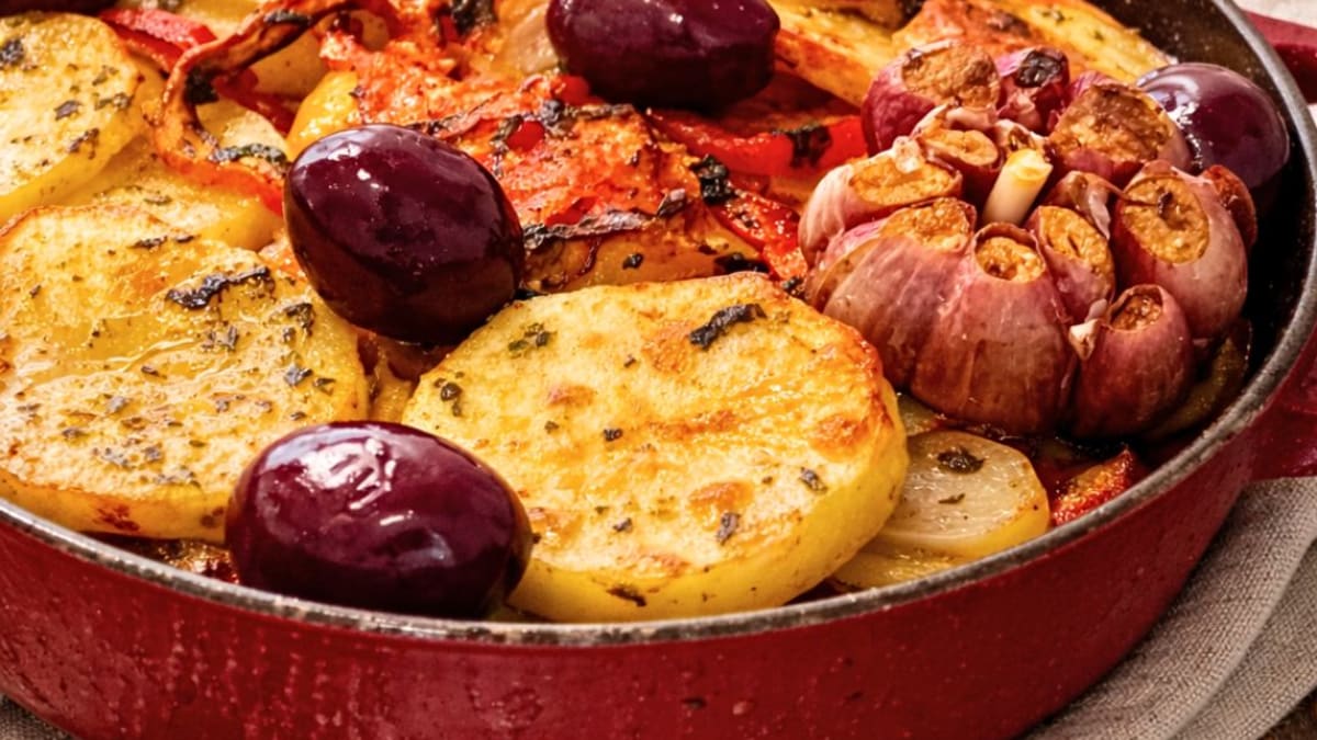 Imagem ilustrativa da receita BATATALHOADA (BATATA ASSADA SEM BACALHAU)