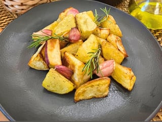 Imagem ilustrativa da receita BATATAS CROCANTES NA AIRFRYER – COM BATATA-DOCE E BATATA