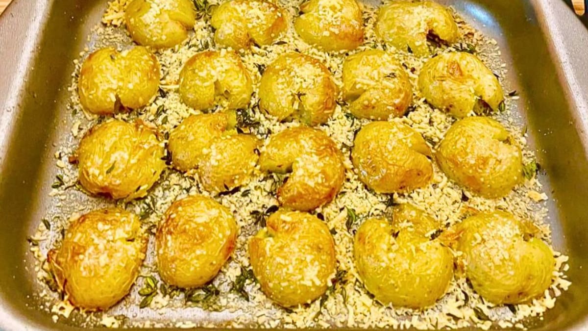 Imagem ilustrativa da receita BATATINHAS AO MURRO COM QUEIJO NA AIRFRYER