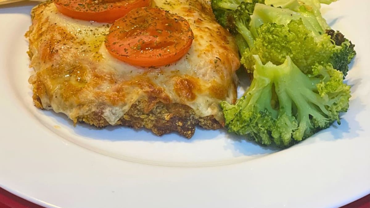 Imagem ilustrativa da receita BIFE À MILANESA À MODA DO PIZZAIOLO SEM FRITAR