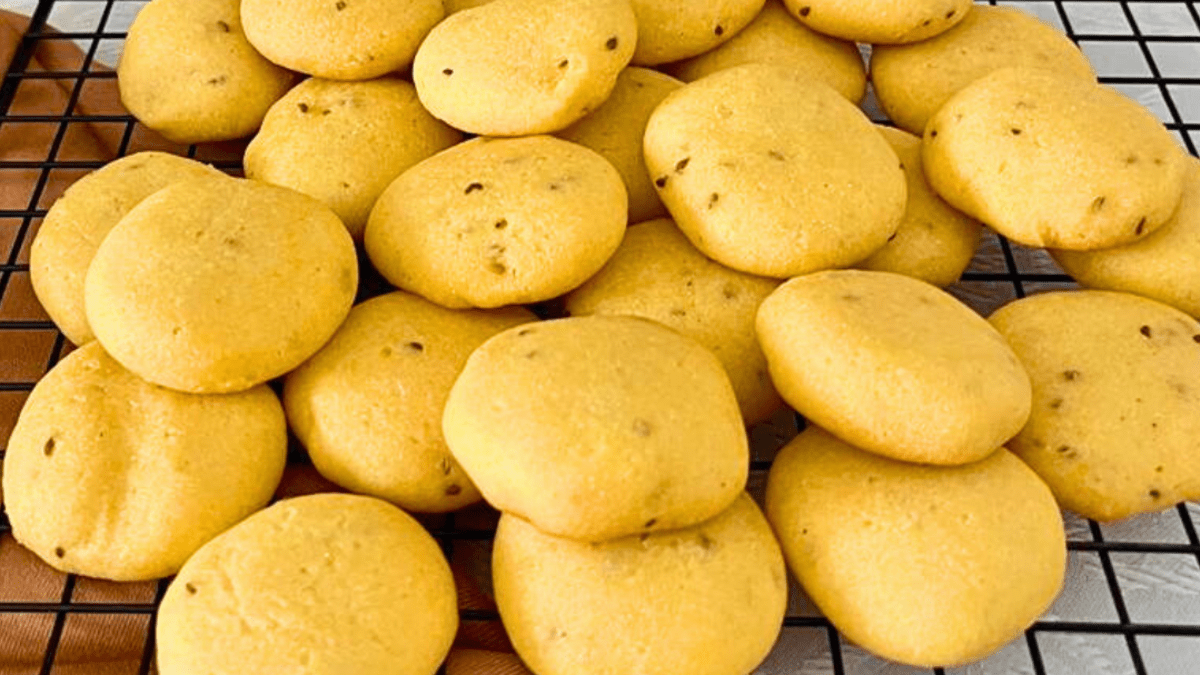 Imagem ilustrativa da receita BISCOITINHOS DE FUBÁ SEM OVO