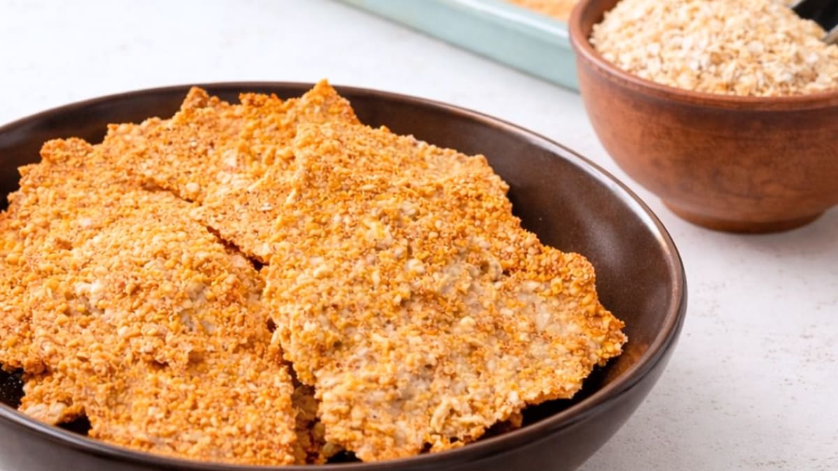 Imagem ilustrativa da receita BISCOITO DE AVEIA E PARMESÃO TIPO PLACA (SEM MODELAR)