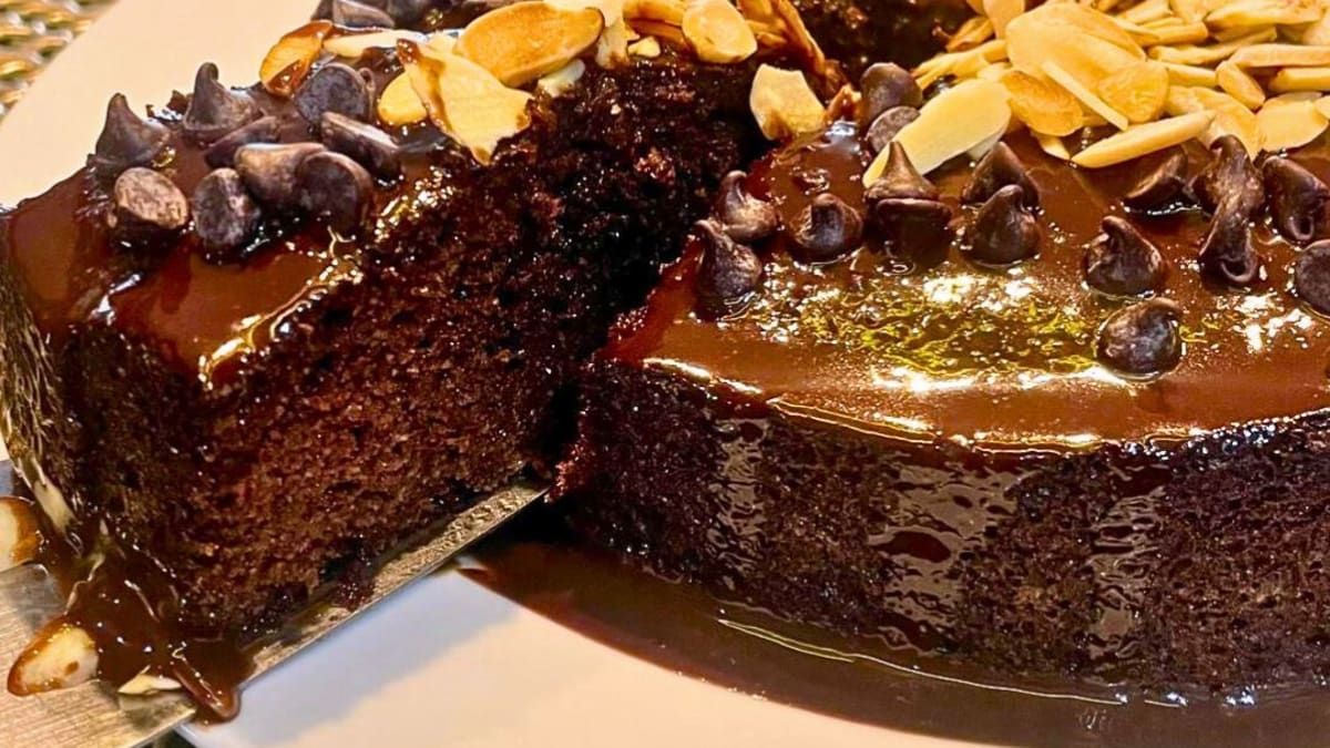 Imagem ilustrativa da receita BOLO DE CACAU SEM GLÚTEN E SEM AÇÚCAR COM FARINHA DE AMÊNDOAS
