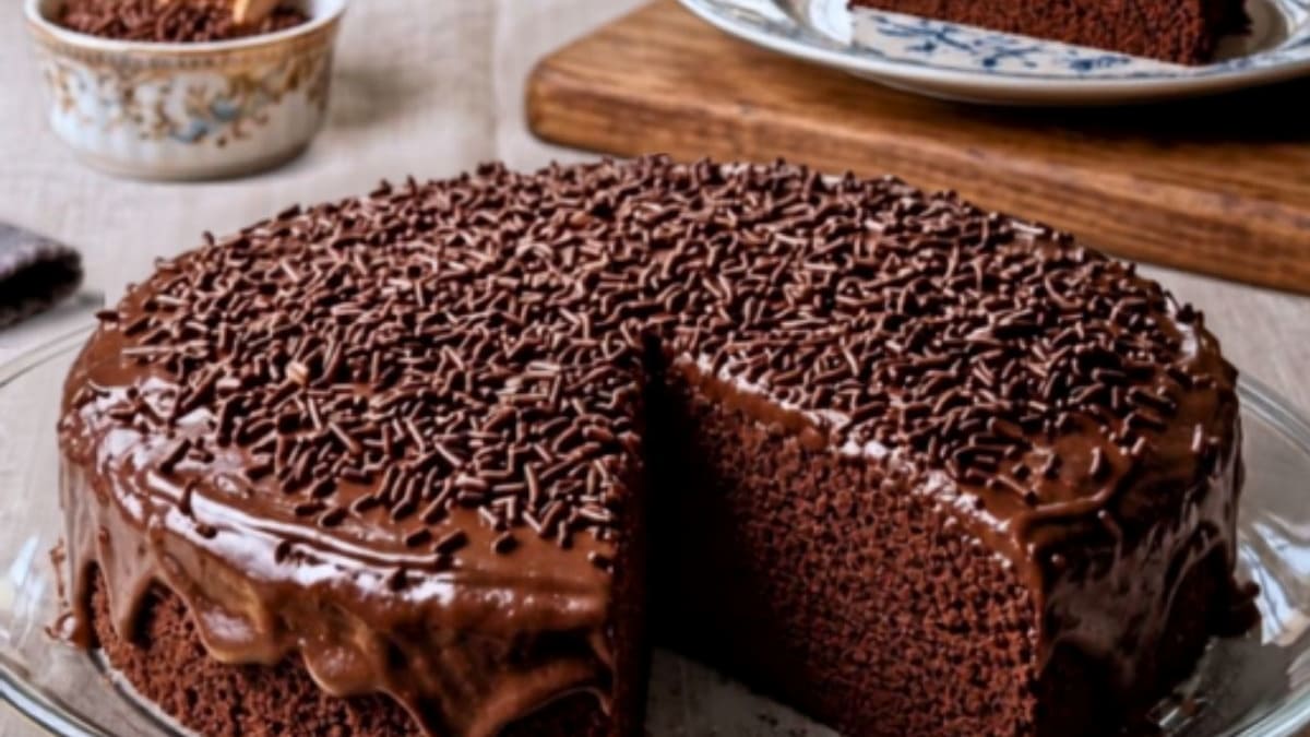 Imagem ilustrativa da receita BOLO DE CHOCOLATE COM COBERTURA DE BRIGADEIRO