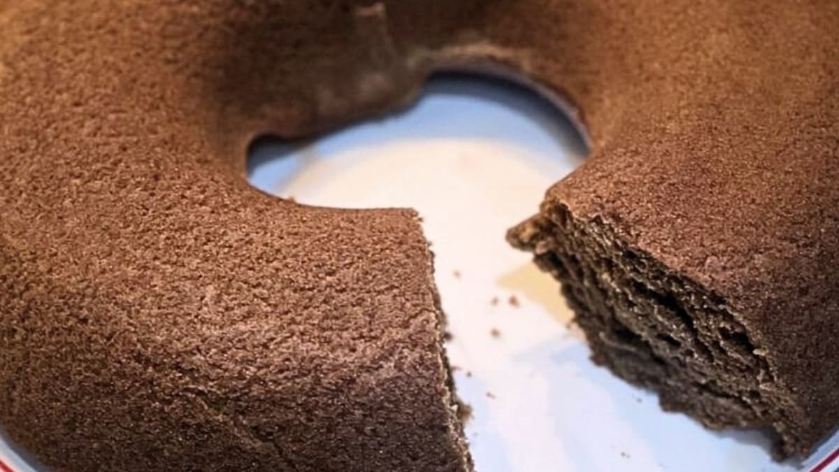 Imagem ilustrativa da receita BOLO DE CHOCOLATE SIMPLES SEM TRIGO