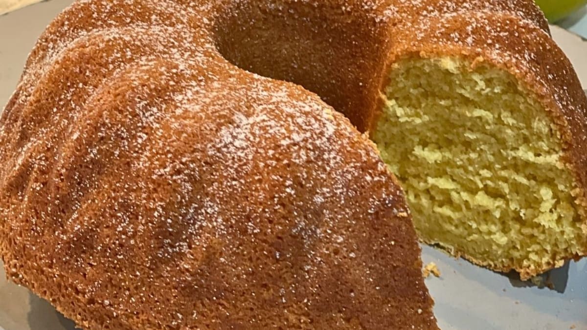 Imagem ilustrativa da receita BOLO DE LARANJA DE LIQUIDIFICADOR FOFINHO SEM AMARGOR