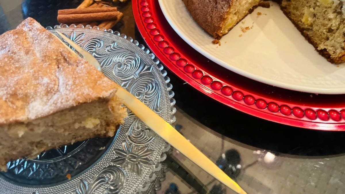Imagem ilustrativa da receita BOLO DE MAÇÃ CANELA E NOZES