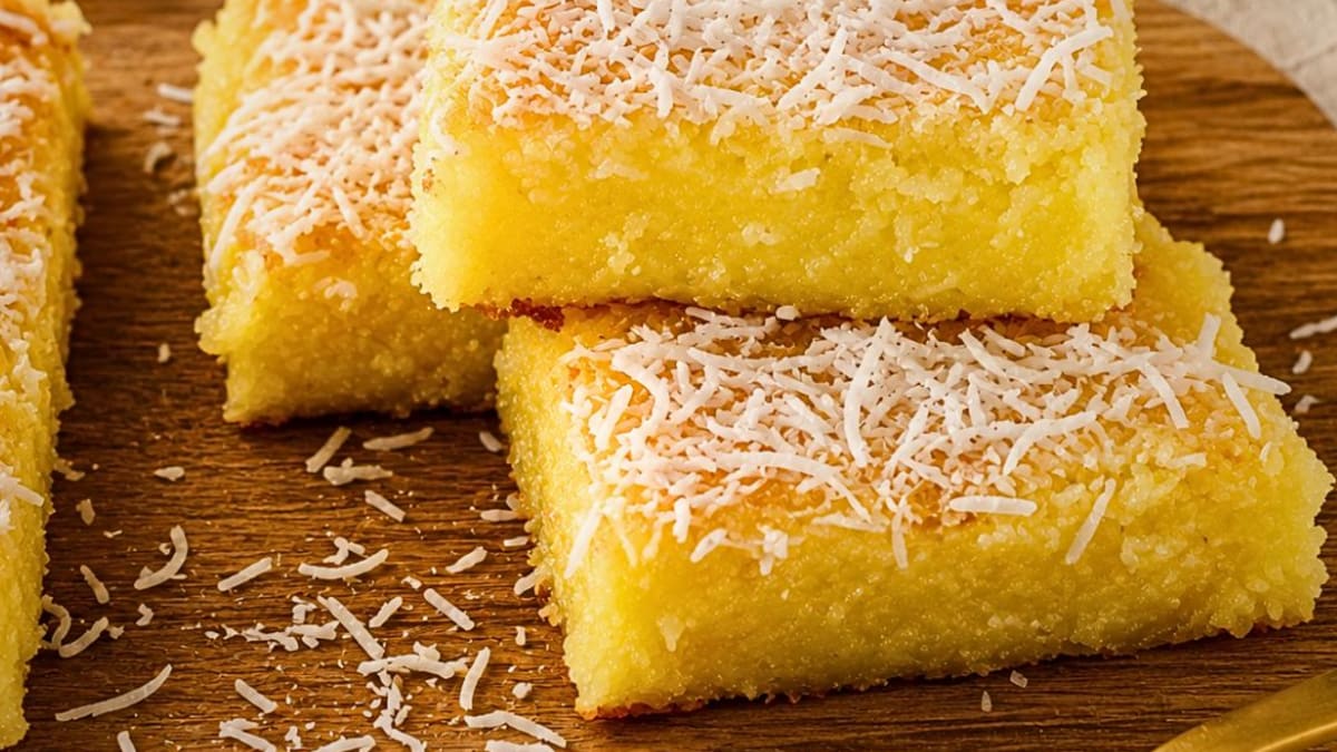 Imagem ilustrativa da receita BOLO DE MANDIOCA CRUA COM COCO