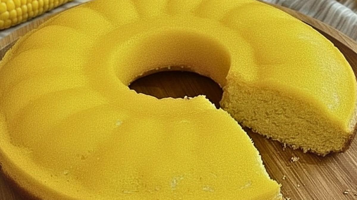 Imagem ilustrativa da receita BOLO DE MILHO E FUBÁ FÁCIL E MOLHADINHO