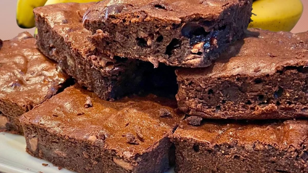 Imagem ilustrativa da receita BROWNIE FIT DE BANANA SEM GLÚTEN E SEM LACTOSE