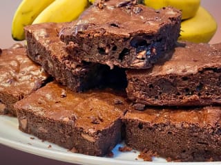 Imagem ilustrativa da receita BROWNIE FIT DE BANANA SEM GLÚTEN E SEM LACTOSE