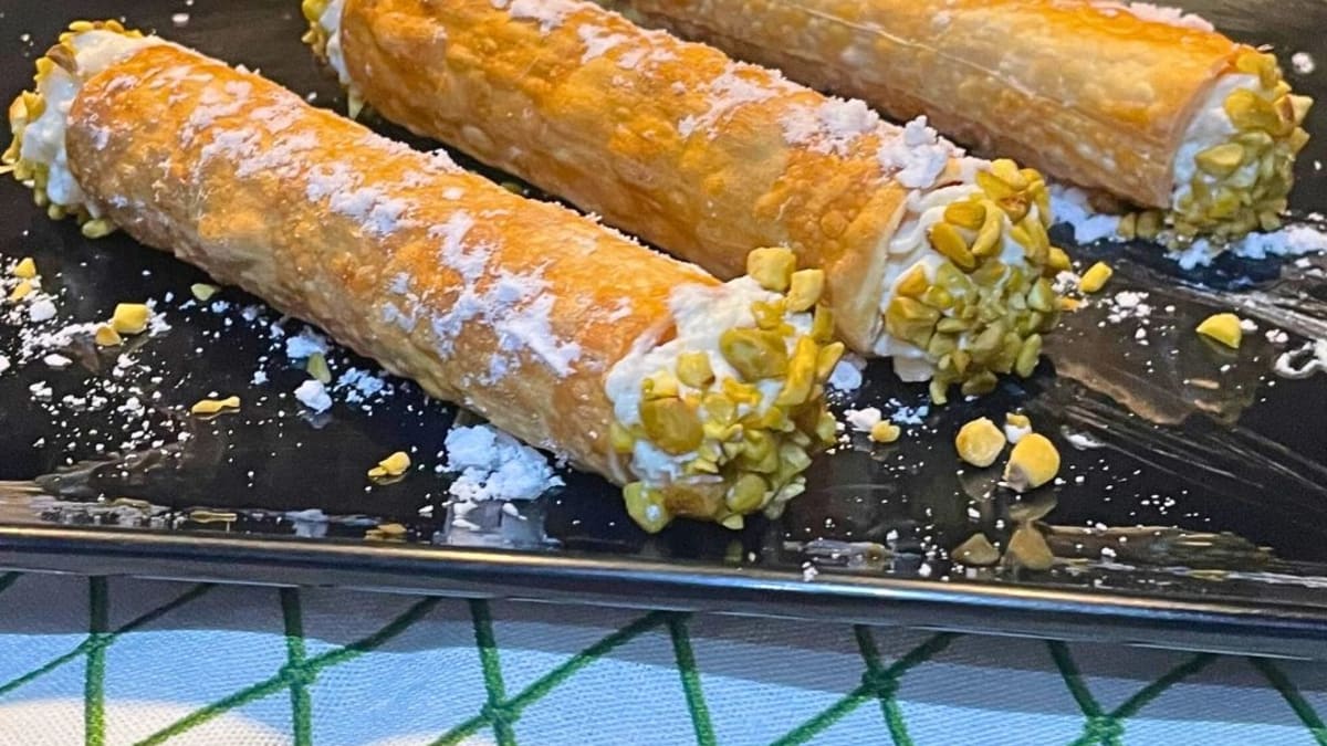 Imagem ilustrativa da receita CANNOLI DE MASSA DE PASTEL NO FORNO