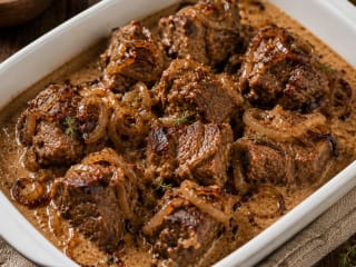 Imagem ilustrativa da receita CARNE NA PRESSÃO MACIA COM MOLHO CREMOSO