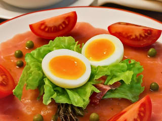 Imagem ilustrativa da receita CARPACCIO DE CARNE COM OVO PERFEITO E SALADA
