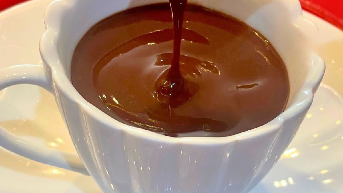 Imagem ilustrativa da receita CHOCOLATE QUENTE CREMOSO SEM LEITE E AÇÚCAR