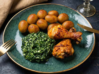Imagem ilustrativa da receita COXAS DE FRANGO ASSADAS COM ESPINAFRE CREMOSO