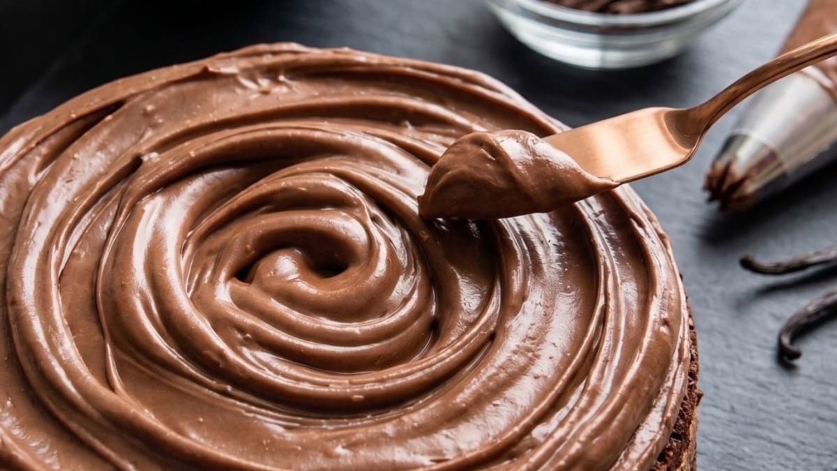 Imagem ilustrativa da receita CREME CONFEITEIRO DE CHOCOLATE