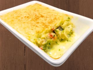 Imagem ilustrativa da receita ESCONDIDINHO DE BACALHAU COM PURÊ DE BATATAS E ALHO