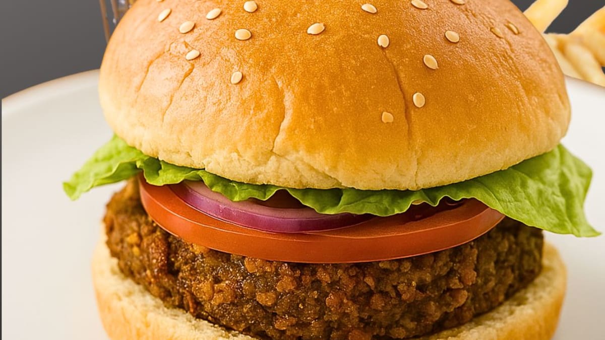 Imagem ilustrativa da receita HAMBÚRGUER VEGANO DE GRÃO-DE-BICO TIPO FALAFEL