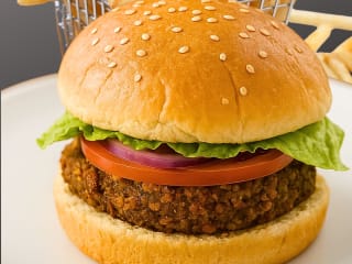 Imagem ilustrativa da receita HAMBÚRGUER VEGANO DE GRÃO-DE-BICO TIPO FALAFEL