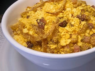 Imagem ilustrativa da receita FAROFA DE FARINHA DE MILHO COM BACON E CEBOLA CARAMELIZADA