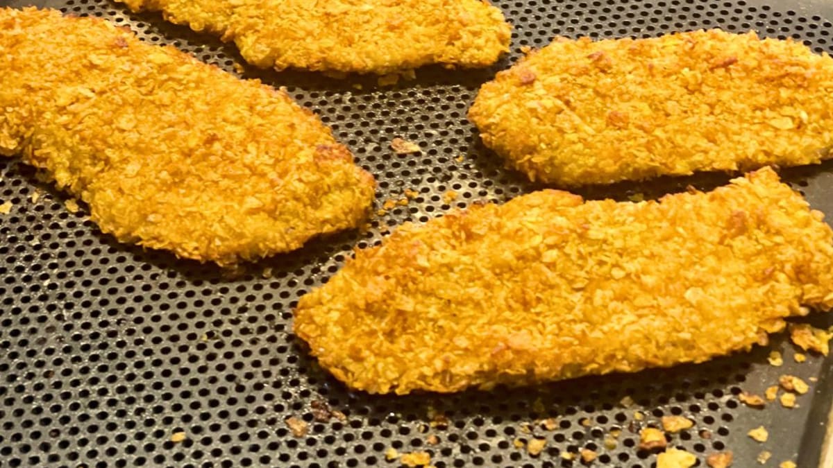 Imagem ilustrativa da receita FILÉ DE FRANGO EMPANADO COM CEREAL DE MILHO SEM FRITAR