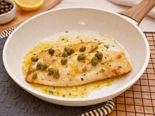Imagem ilustrativa da receita FILÉ DE PEIXE NA FRIGIDEIRA COM LIMÃO E ALCAPARRAS
