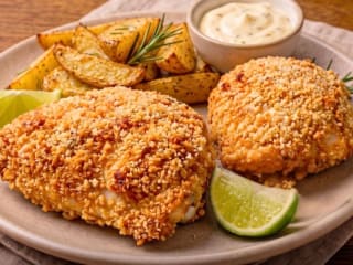 Imagem ilustrativa da receita FRANGO EMPANADO SEM GLÚTEN COM PARMESÃO NA AIRFRYER